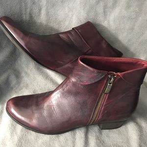 Regarde le Ciel leather ankle boots.